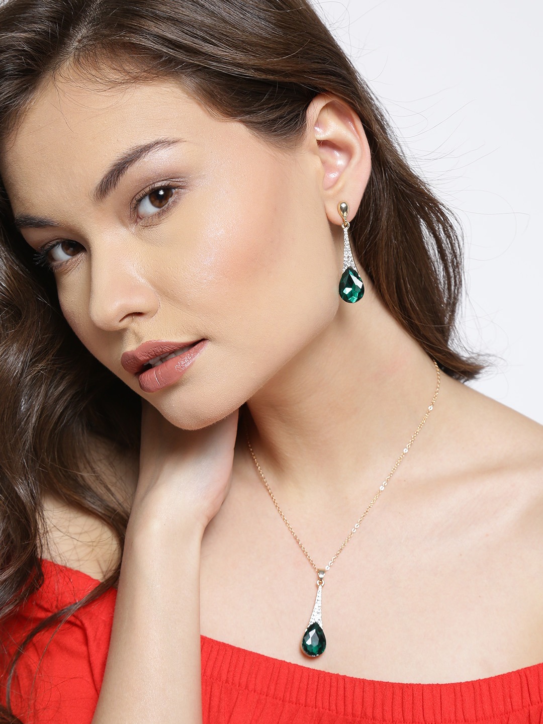 YouBella Gold-Toned  Green Stone-Studded Jewellery Set